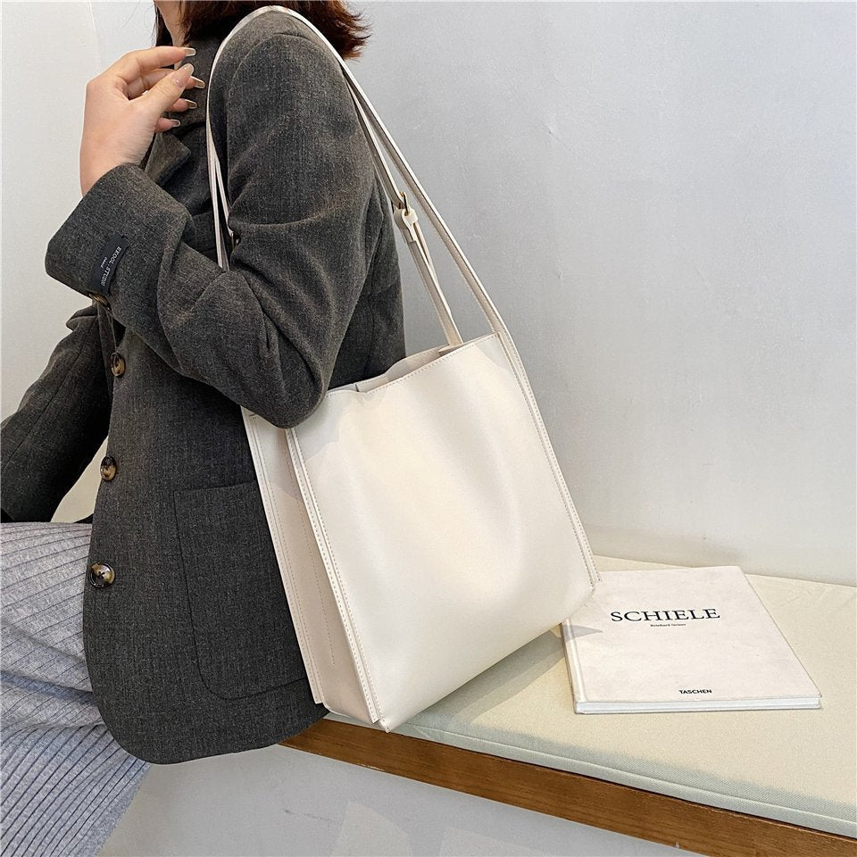 The Arya Bag